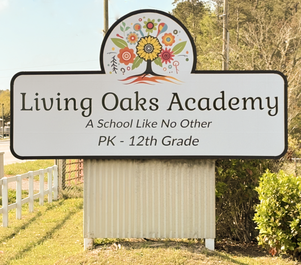Living Oaks Academy Sign
